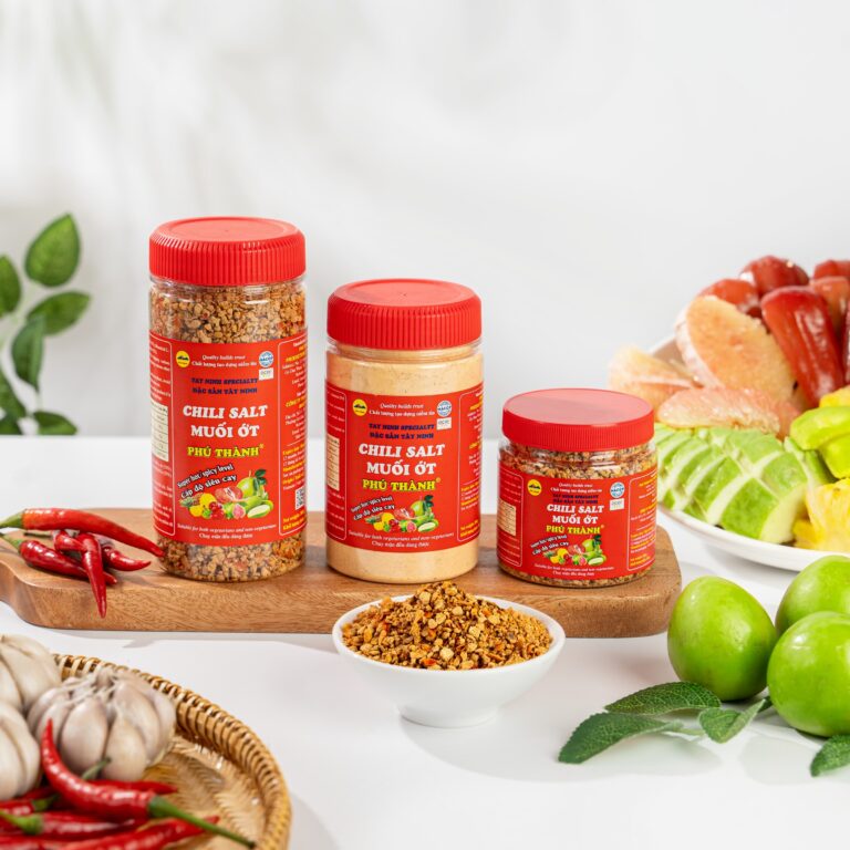 Ba hũ muối Phú Thành Food cùng gia vị và trái cây